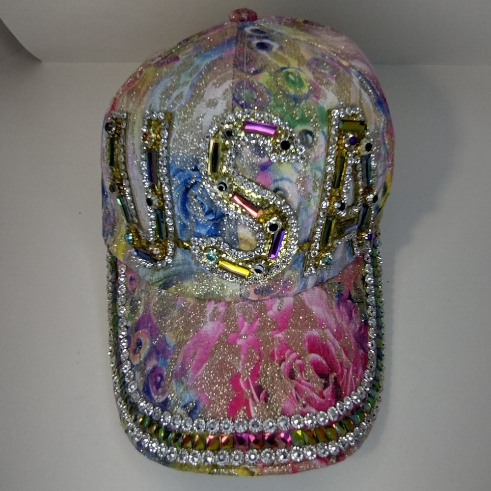 Cap decorated USA design in rhinestones and studs